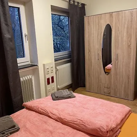 Bahnhofsnähe: Zentrale 3-zimmer Mit Balkon Apartment