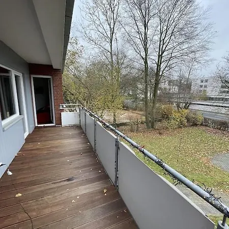 Bahnhofsnähe: Zentrale 3-zimmer Mit Balkon Apartment Wilhelmshaven