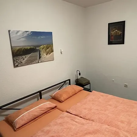 Appartement In Zentraler Lage Naehe Bahnhof Mit 3 Schlafzimmern, Wohnzimmer, Kueche, Bad, Gaeste-wc Und Grossem Balkon, Parkplaetze Vorhanden