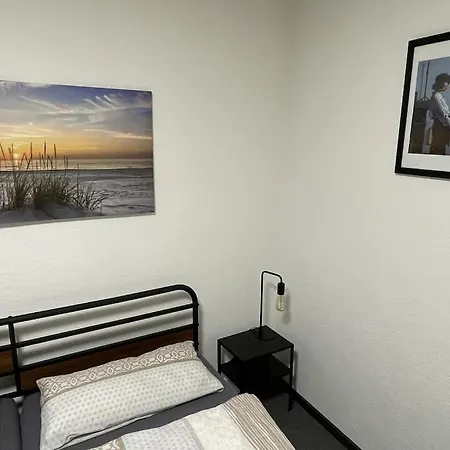 Bahnhofsnähe: Zentrale 3-zimmer Mit Balkon Apartment *