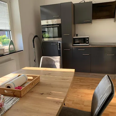 Appartement In Zentraler Lage Naehe Bahnhof Mit 3 Schlafzimmern, Wohnzimmer, Kueche, Bad, Gaeste-wc Und Grossem Balkon, Parkplaetze Vorhanden