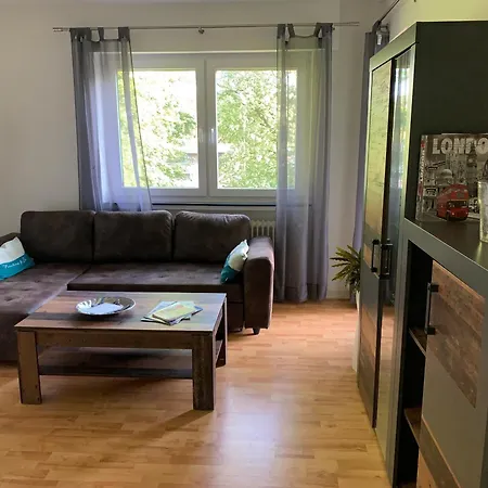 Bahnhofsnähe: Zentrale 3-zimmer Mit Balkon Apartment Wilhelmshaven