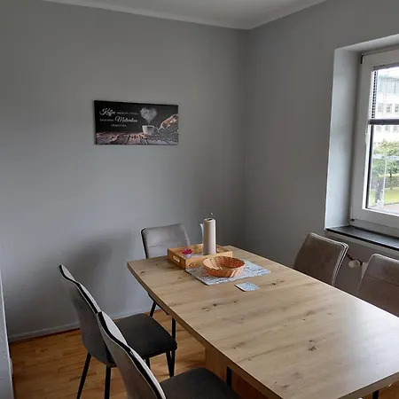 In Zentraler Lage Naehe Bahnhof Mit 3 Schlafzimmern, Wohnzimmer, Kueche, Bad, Gaeste-wc Und Grossem Balkon, Parkplaetze Vorhanden Appartement