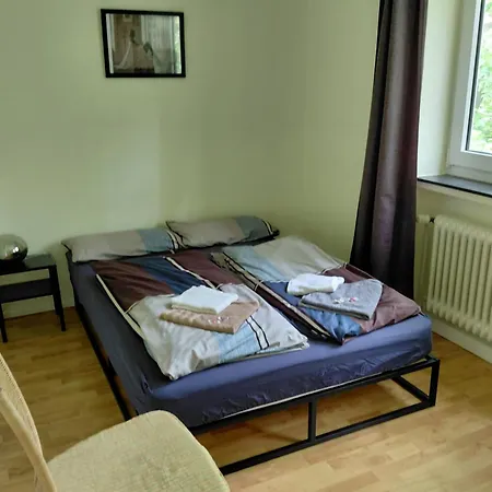 Appartement In Zentraler Lage Naehe Bahnhof Mit 3 Schlafzimmern, Wohnzimmer, Kueche, Bad, Gaeste-wc Und Grossem Balkon, Parkplaetze Vorhanden Wilhelmshaven
