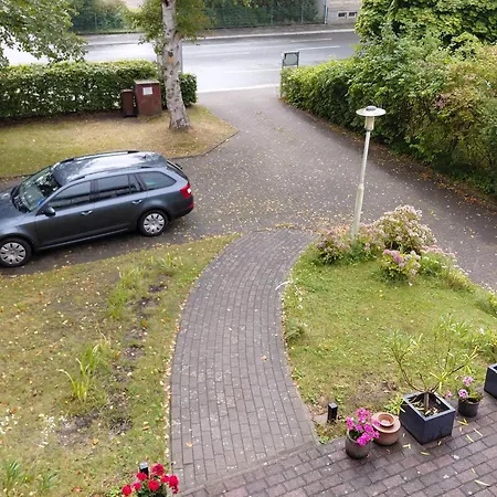In Zentraler Lage Naehe Bahnhof Mit 3 Schlafzimmern, Wohnzimmer, Kueche, Bad, Gaeste-wc Und Grossem Balkon, Parkplaetze Vorhanden Appartement *