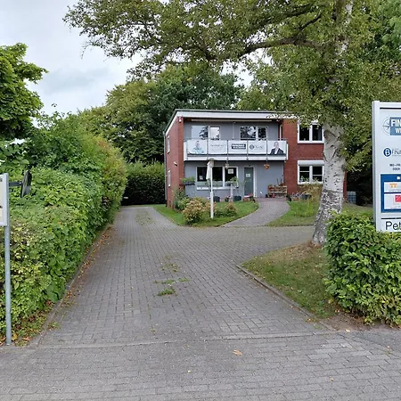 In Zentraler Lage Naehe Bahnhof Mit 3 Schlafzimmern, Wohnzimmer, Kueche, Bad, Gaeste-wc Und Grossem Balkon, Parkplaetze Vorhanden Appartement *